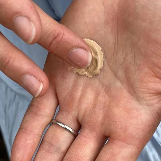 Balance Me Glow + Repair BB Hyaluronic Skin Tint SPF 25 6 Balance Me Glow + Repair BB Hyaluronic Skin Tint SPF 25 - Image 4