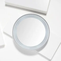 Tweezerman LED 15X Mini Mirror 18 Tweezerman LED 15X Mini Mirror -Care Product Store 6796 R Led 15X Mini Mirror Lifestyle 2023 01 26 105128 11dd96daa3fc8c5e1119bc3ea0940038