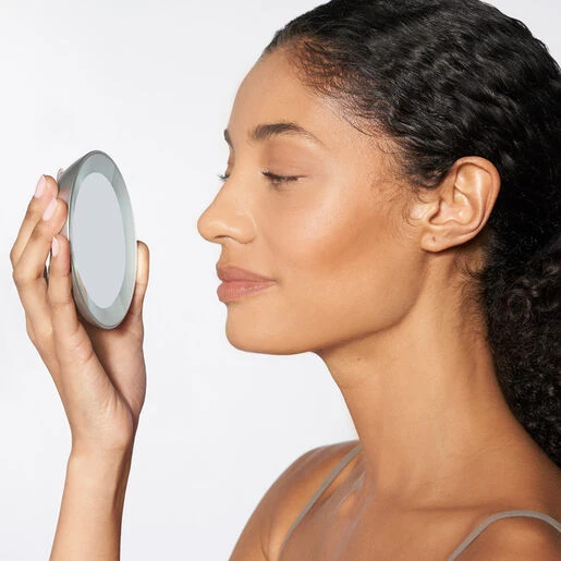 Tweezerman LED 15X Mini Mirror 11 Tweezerman LED 15X Mini Mirror - Image 9