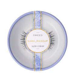 SWEED Nikki Sultry Corner Lashes -Care Product Store 7350080190416 Sweed Nikki Sultry Corner Box 2023 05 15 145738 11dd96daa3fc8c5e1119bc3ea0940038