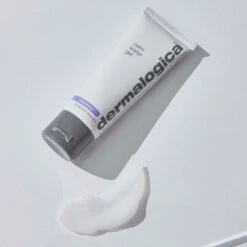 Dermalogica UltraCalming Calm Water Gel -Care Product Store Calm Water Gel 111268 lifestyle 2 11dd96daa3fc8c5e1119bc3ea0940038