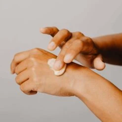 Dermalogica AGE Smart® Multivitamin Power Recovery Mask -Care Product Store MV Masque 110716 lifestyle 2 11dd96daa3fc8c5e1119bc3ea0940038