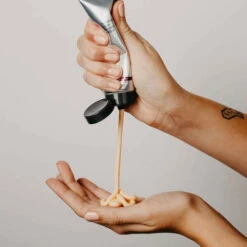 Dermalogica AGE Smart® Multivitamin Power Recovery Mask -Care Product Store MV Masque 110716 lifetyle 1 11dd96daa3fc8c5e1119bc3ea0940038