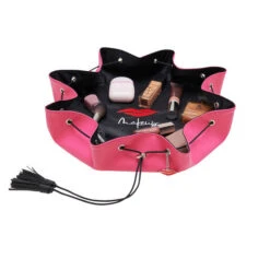 Donna May London Donna May London Lay Flat Faux Leather Makeup Bag Raspberry 8 Donna May London Donna May London Lay Flat Faux Leather Makeup Bag Raspberry -Care Product Store angle fuscia 21 05 13 donna may2705 11dd96daa3fc8c5e1119bc3ea0940038